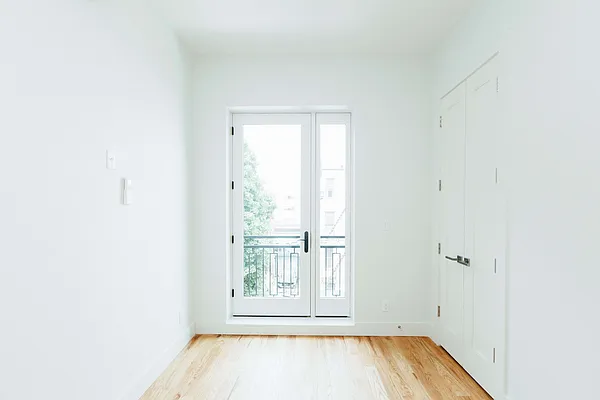 Rented by Nooklyn NYC LLC | media 49