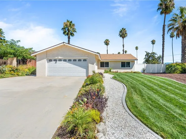 2111 Whitestone Dr, Riverside, CA 92506