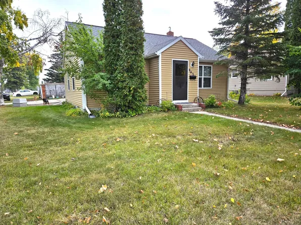 942 Arnold Ave N, Thief River Falls, MN 56701