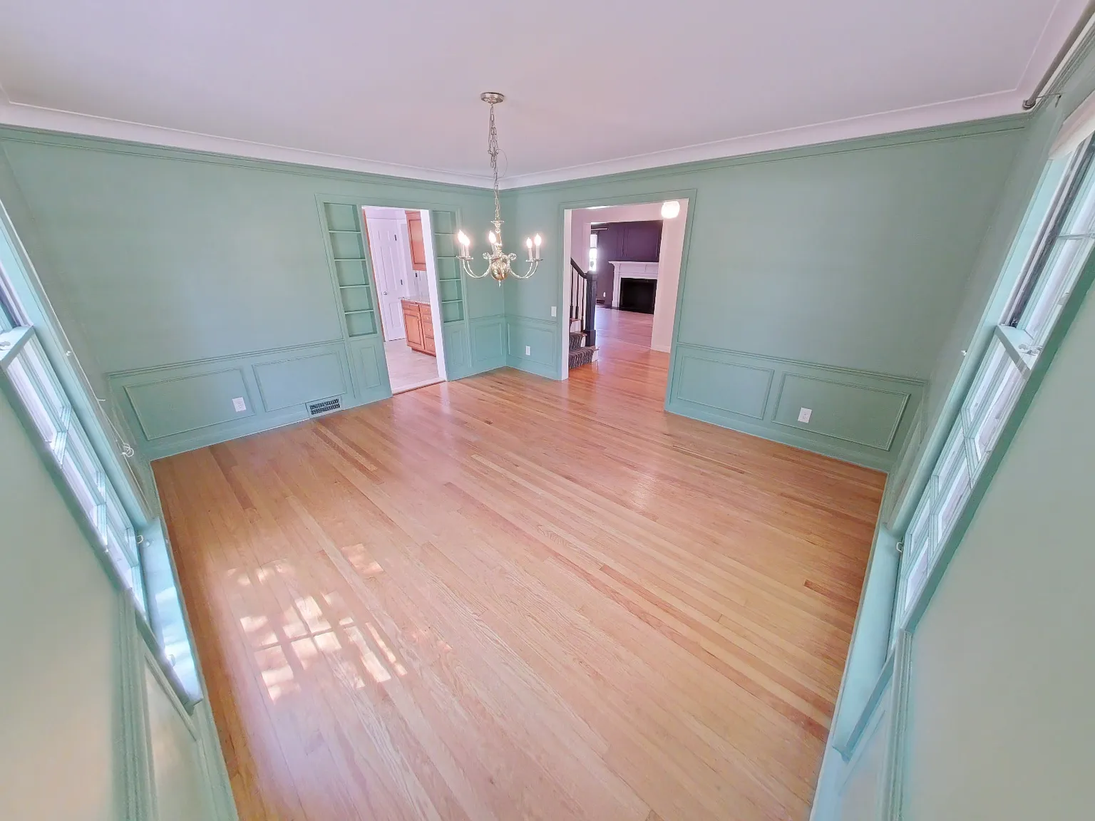 4 bed, 3.5 bath, 2601 sqft, $3,500 — Photo 3