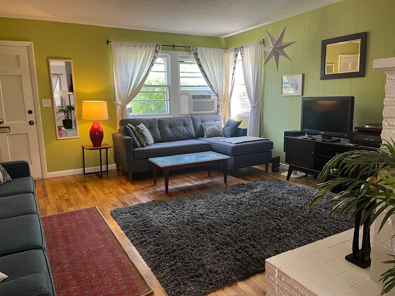 1215 NE 71st Ave — Photo 2