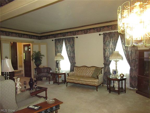 5th image of 4329 Howard St