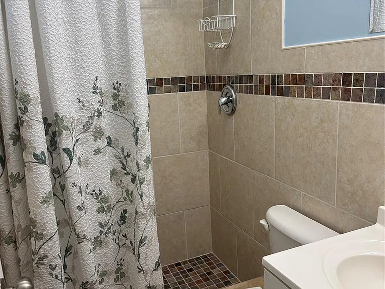 2100 NE 38th St #138 — Photo 23