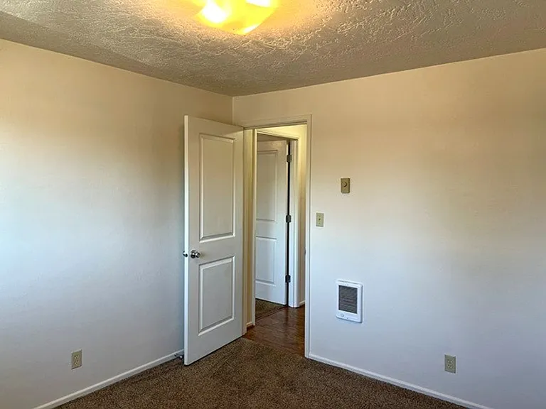 1125 Wyatt Ave — Photo 19