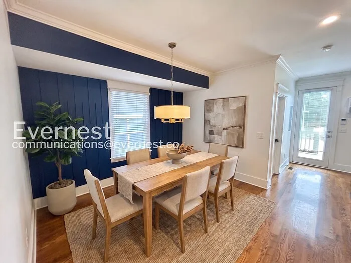 3 bed, 2.5 bath, 2242 sqft, $3,199 — Photo 3