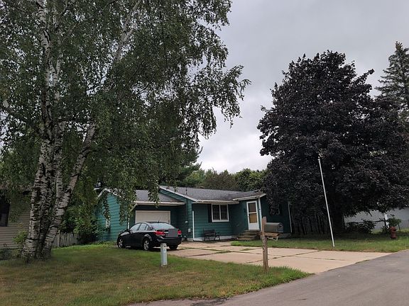3rd image of 320 Doris St