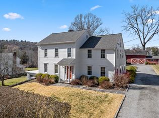 4 West St, Newtown, CT 06470