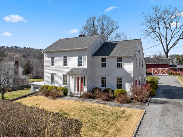 4 West Street, Newtown, CT 06470