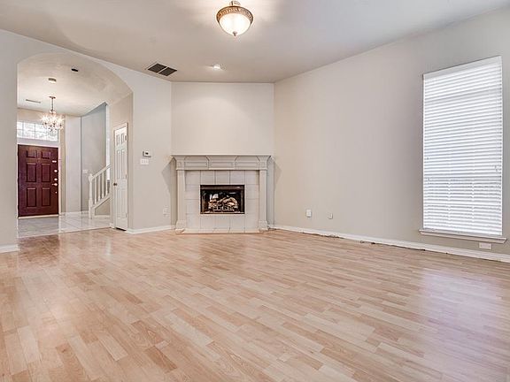 4th image of 8436 Gateway Dr