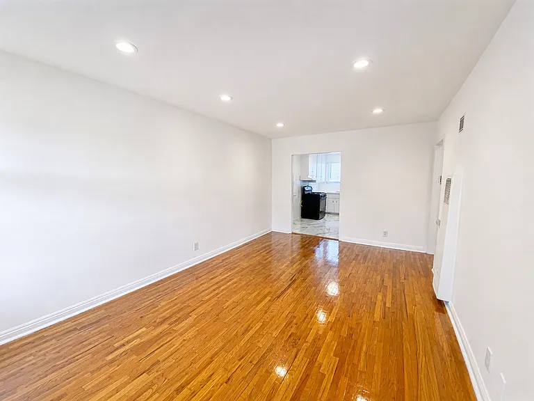 1400 N Gardner St #19 — Photo 3