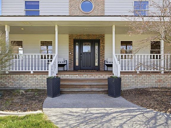 4th image of 1128 Country Ridge Dr