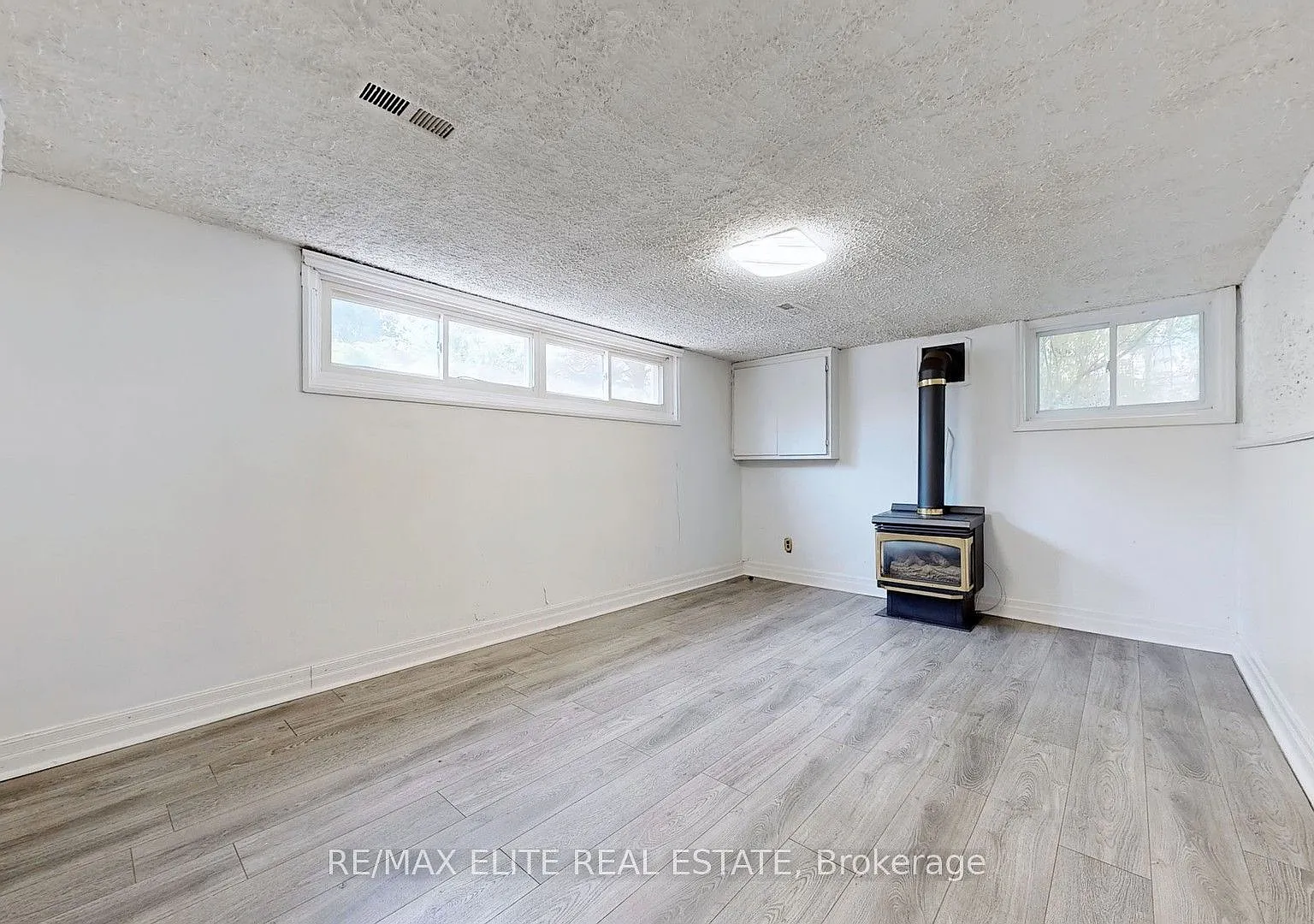 3 bed, $2,000 — Photo 2