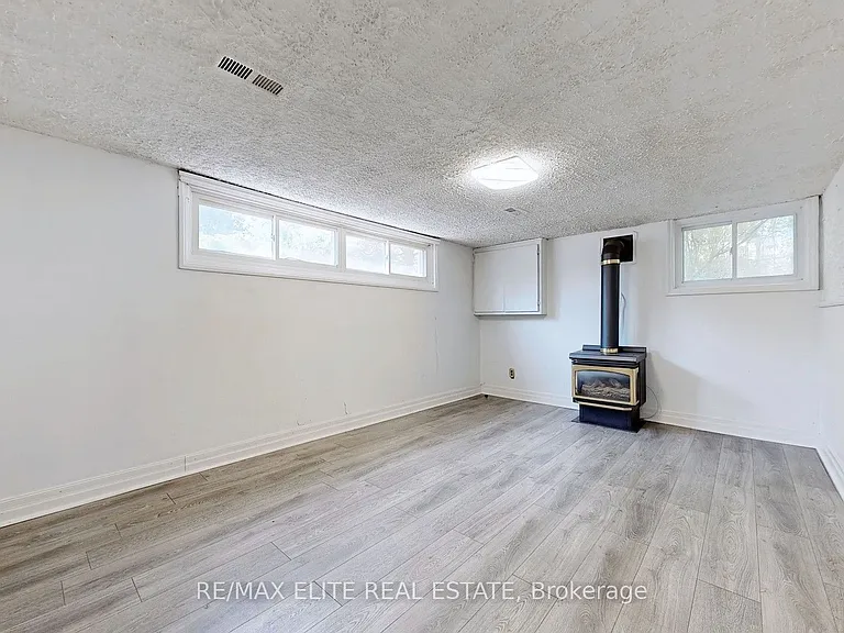 177 Maple Ave #BACK — Photo 2
