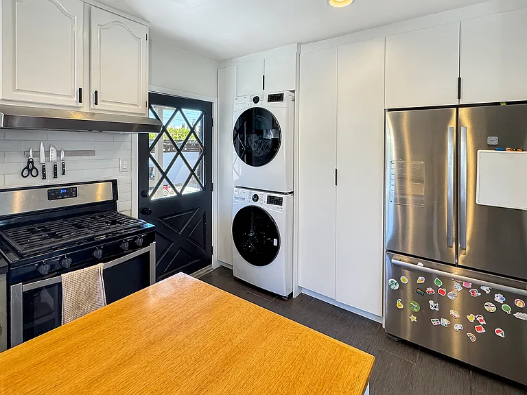 2052 Santa Fe Ave — Photo 10