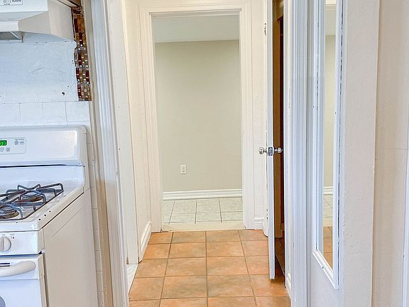 4th image of 86 Winchester Rd E