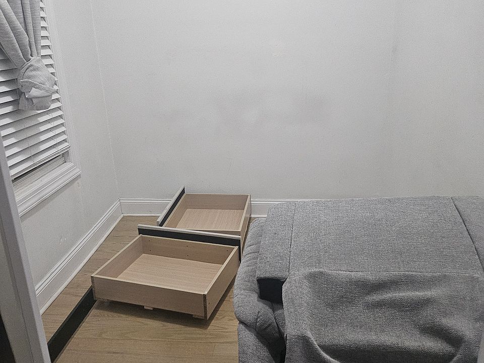 2nd image of 35 Wakeman Ave Floor 2
