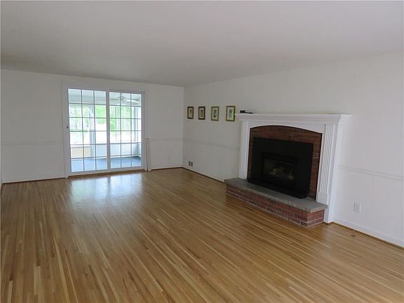 5th image of 178 Coleman Ave
