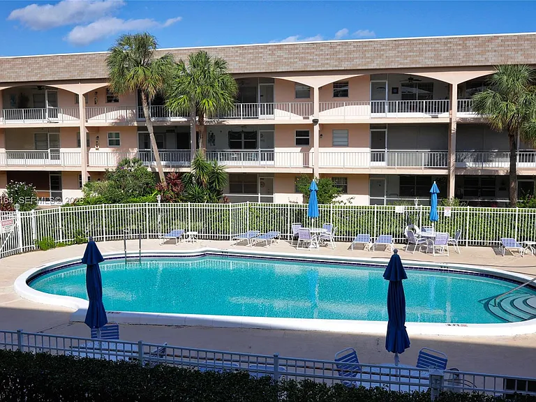 541 Blue Heron Dr #205 — Photo 31