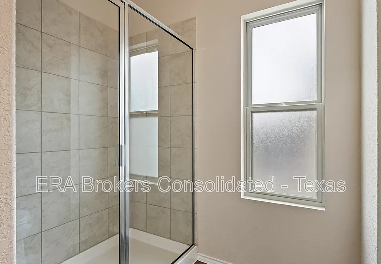 10610 Green Lake Dr — Photo 17
