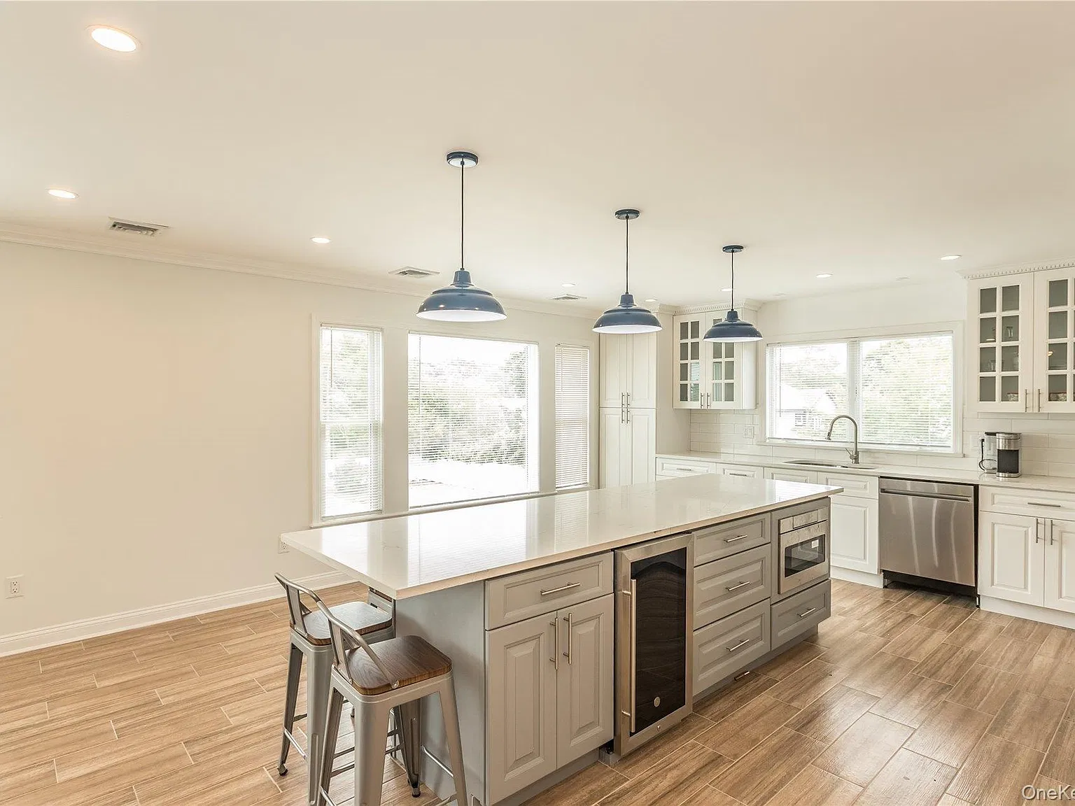 3 bed, 2.0 bath, 1800 sqft, $4,200 — Photo 4