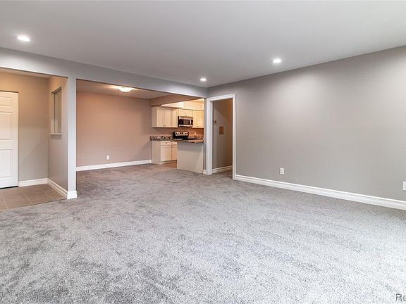 4th image of 1111 N Old Woodward Ave Unit 6