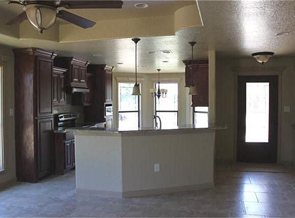 3rd image of 1518 N Avenue N