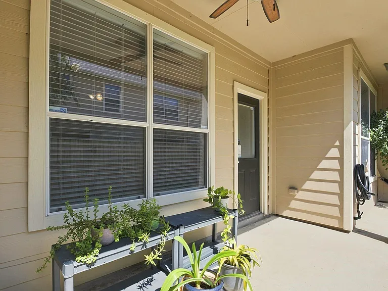 930 Sterling Creek Cir — Photo 38