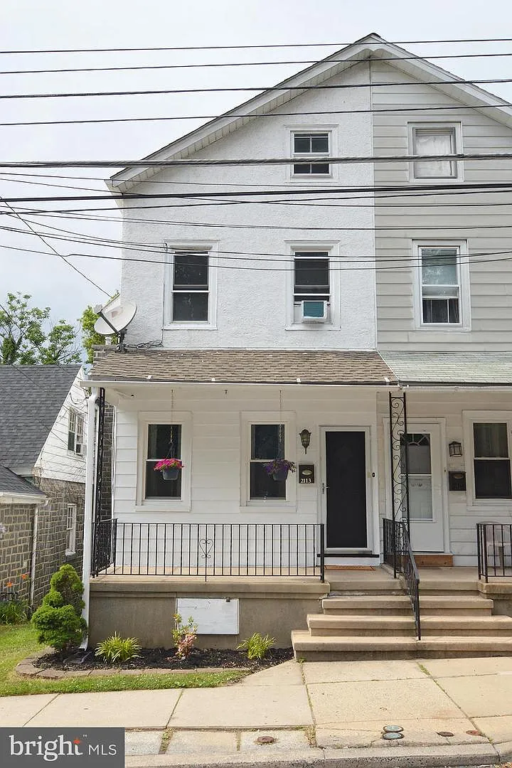 2113 Fairview Ave photo 1