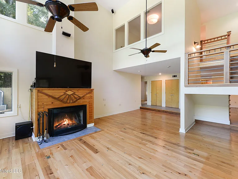 1220 Sunset Ave — Photo 5