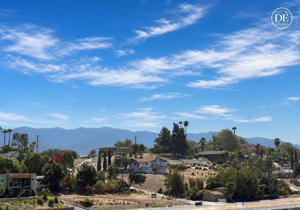 3 bed, 2.5 bath, 1801 sqft, $4,500 — Photo 2