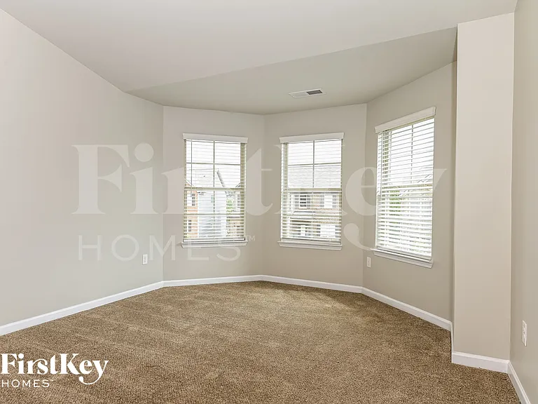 145 Janney Cir — Photo 11