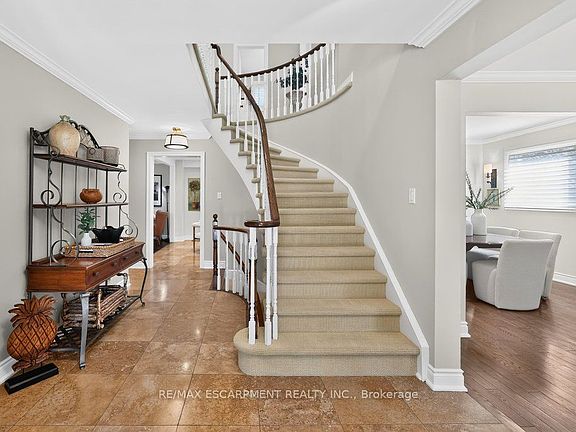 3rd image of 126 Wanita Rd