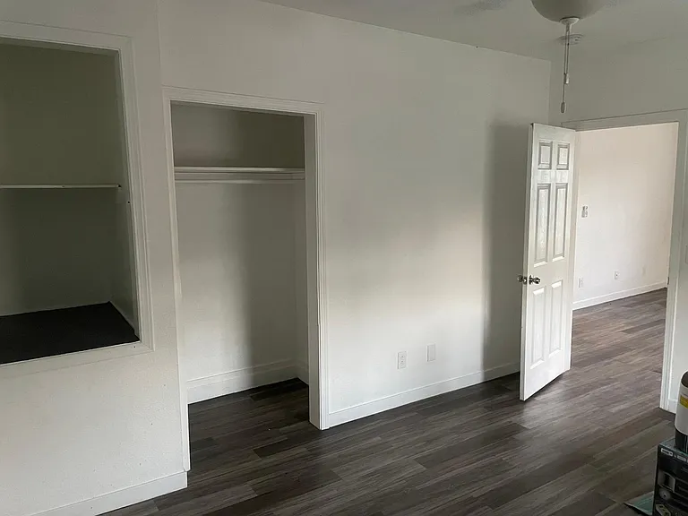 115 SE 6th St #202 — Photo 5