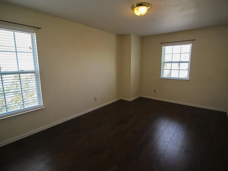 2605 Speedwell Ln — Photo 8