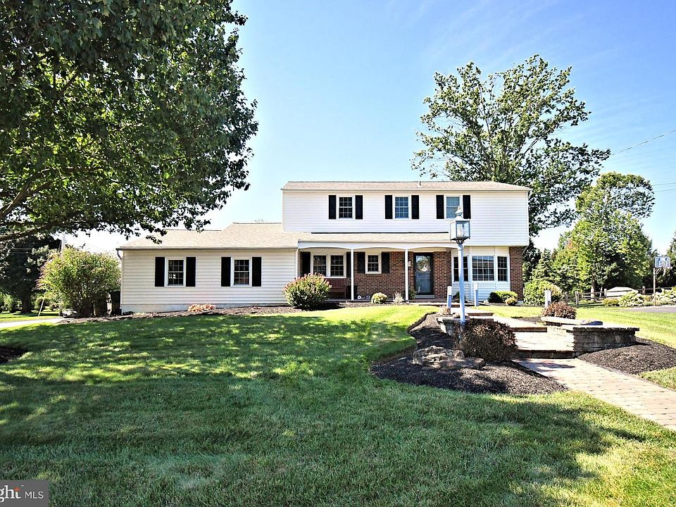 1st image of 735 Bell Ln