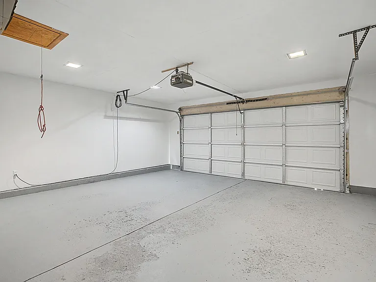 819 Gleneagle Dr — Photo 27