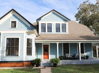 110 Commerce St, Palacios, TX 77465