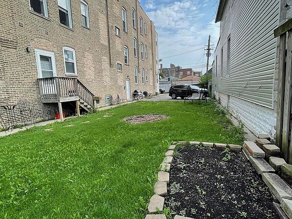 3rd image of 1841 N Lawndale Ave APT 3E