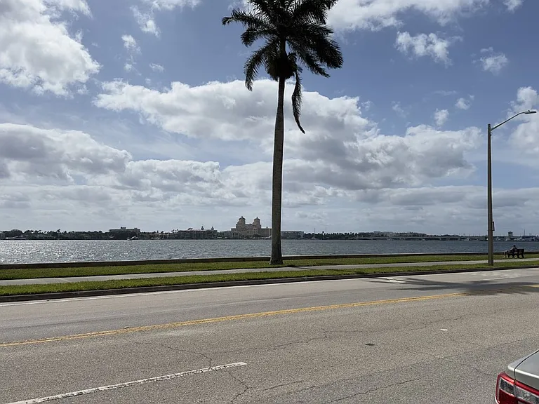 1801 N Flagler Dr #910 — Photo 35
