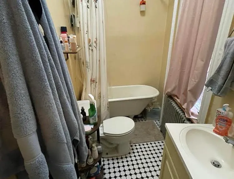 2825 Saint Paul St #1B — Photo 4