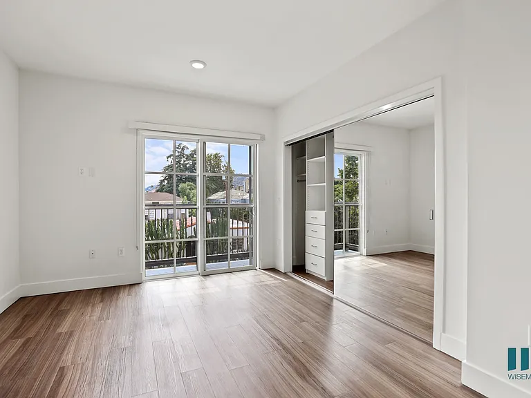 1339 N Formosa Ave #A304 — Photo 15