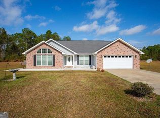99 Jennifer Ln, Baxley, GA 31513