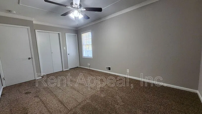 3 bed, 2.0 bath, 1467 sqft, $1,800 — Photo 4