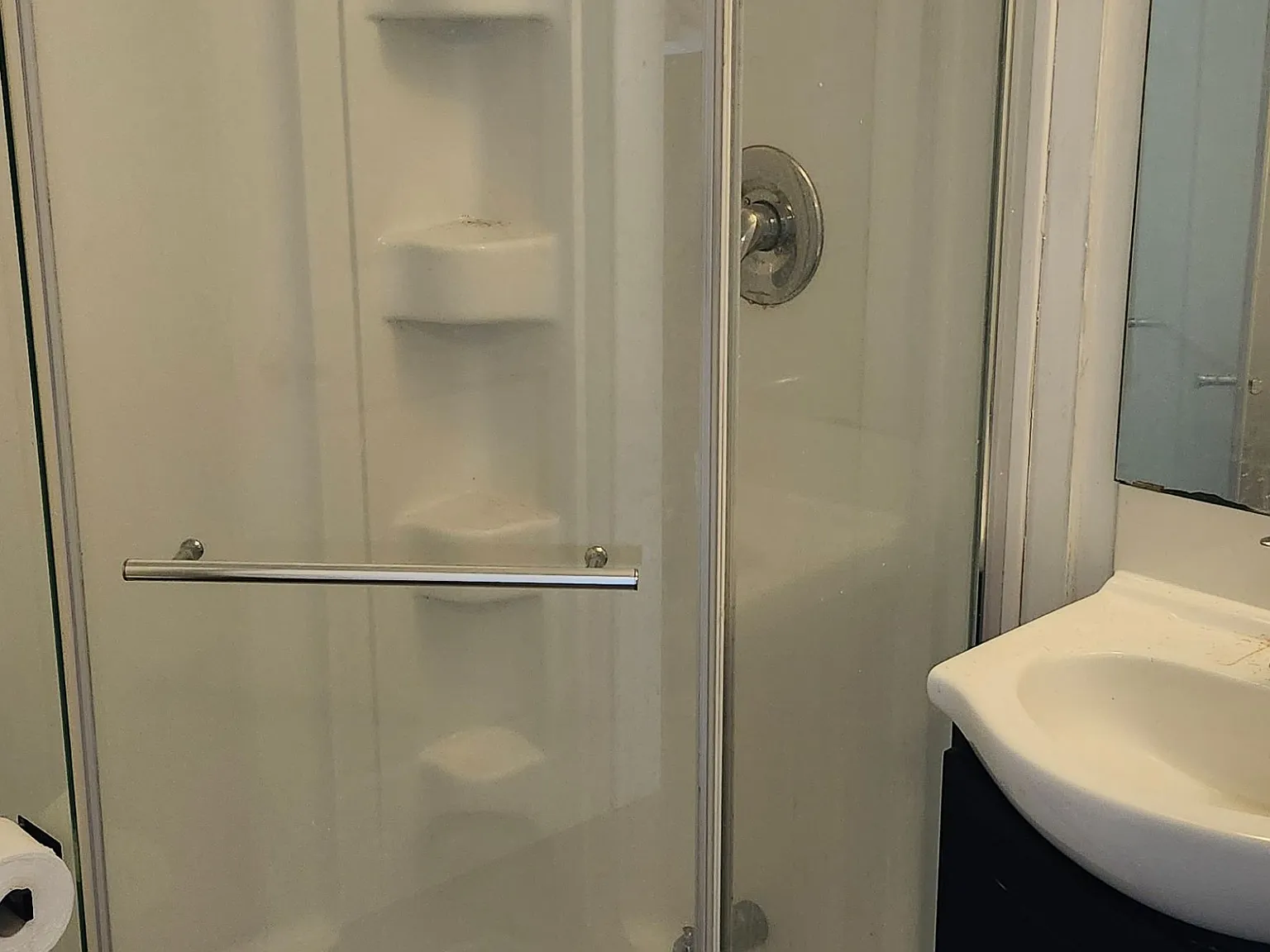 1 bed, $2,400 — Photo 4