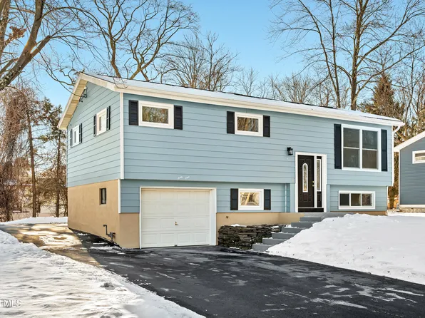 61 Rapple Drive, Colonie, NY 12205