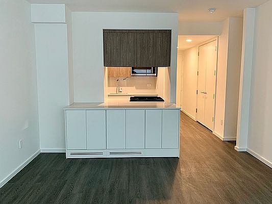 1st image of 520 W 43rd St APT 5E