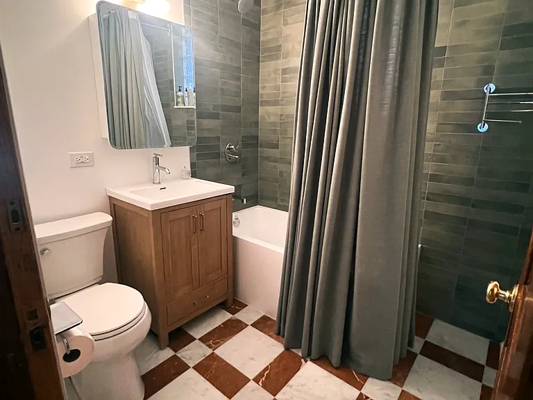 909 N Campbell Ave #2 — Photo 8