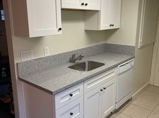 Lodi CA - 2 Bedroom, 1.5 Bath Townhouse Style Apartment for Rent, Lodi, CA 95240