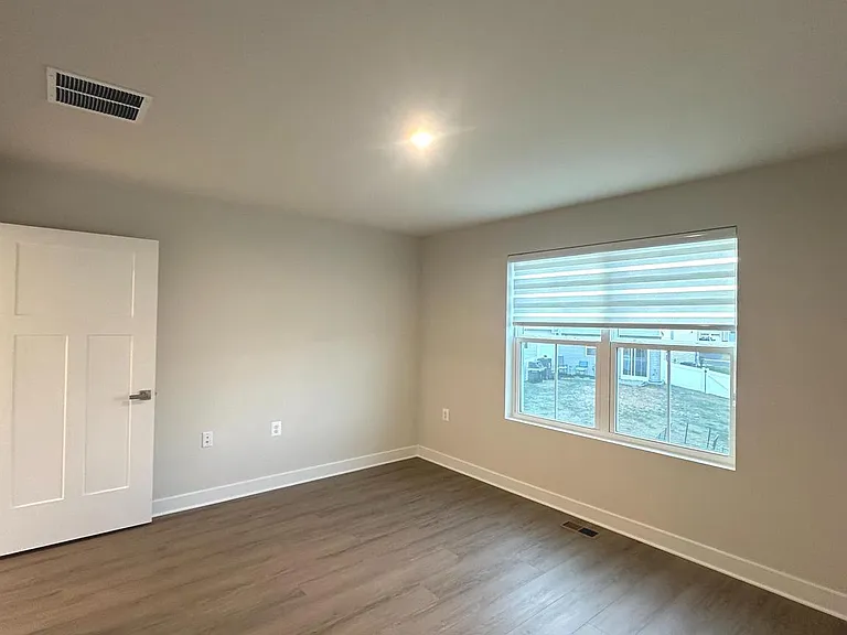 117 Dunster St — Photo 28