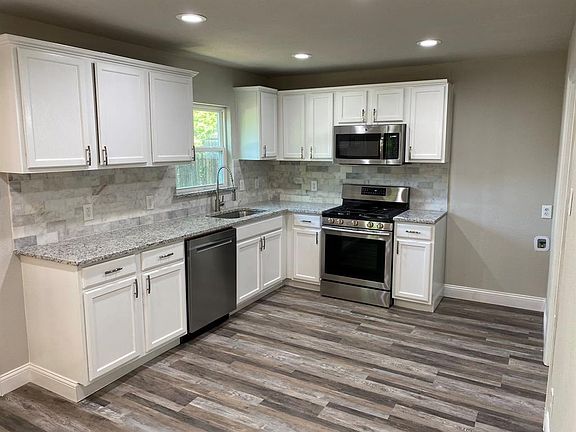 2nd image of 2317 Muret St